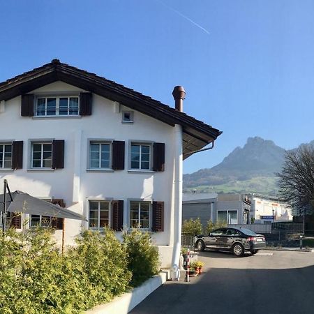 The Delicate Question Which Bed and Breakfast Schwyz Eksteriør billede